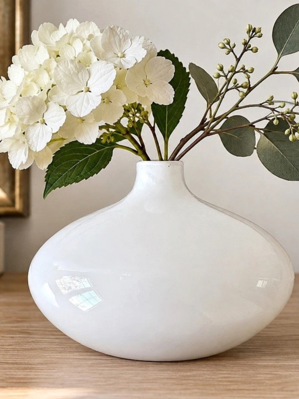 White Art Glass Bud Vase – Modern Sculptural Disc Shape 5” × 4”